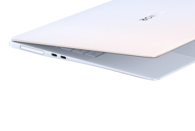 Ноутбук HONOR MagicBook Art 14 2025 (Core Ultra 7 255H/14.6"/3K/OLED/32Gb/2Tb SSD/Win 11 H) 5301APSW White - фото